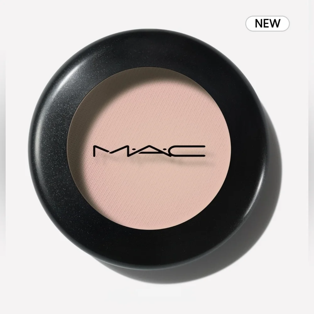 Mac Cosmetics Matte Eyeshadow Cozy Grey Brand New in Box Authentic